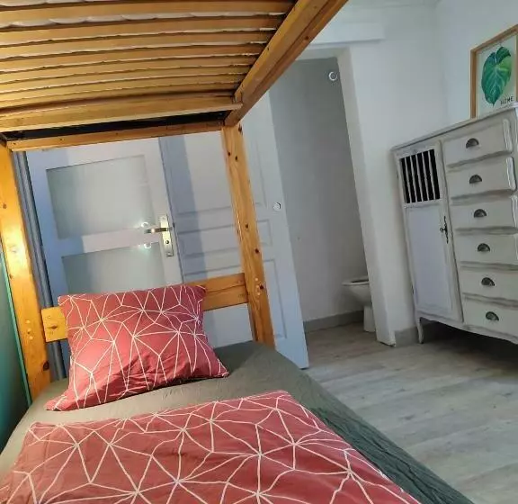 Auberge La Petite Sirène   Gr34 Landévennec