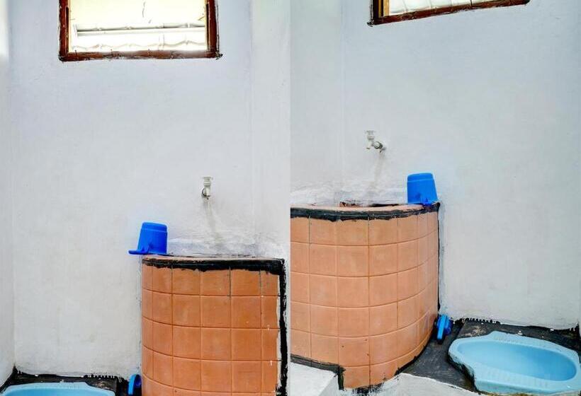 בית מלון כפרי Spot On 92856 Home Stay Syariah Aom Kusman