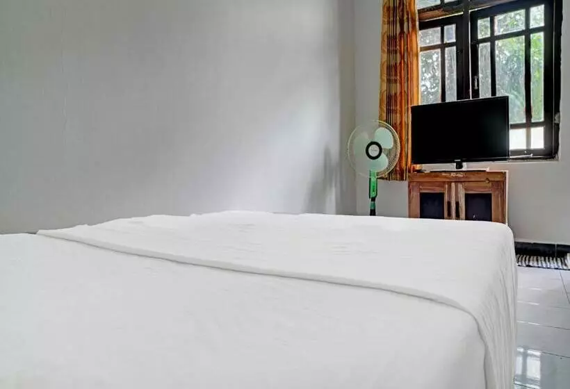 Hotelli Spot On 92856 Home Stay Syariah Aom Kusman