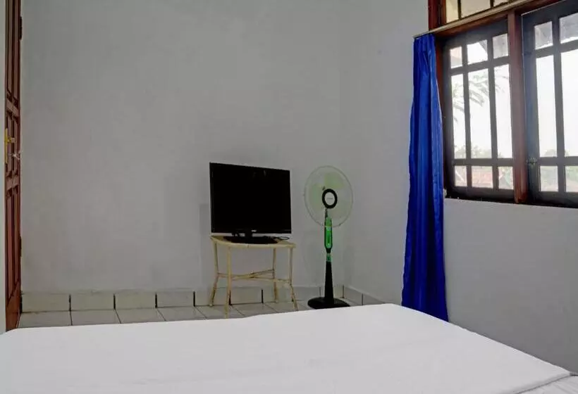 Hotelli Spot On 92856 Home Stay Syariah Aom Kusman