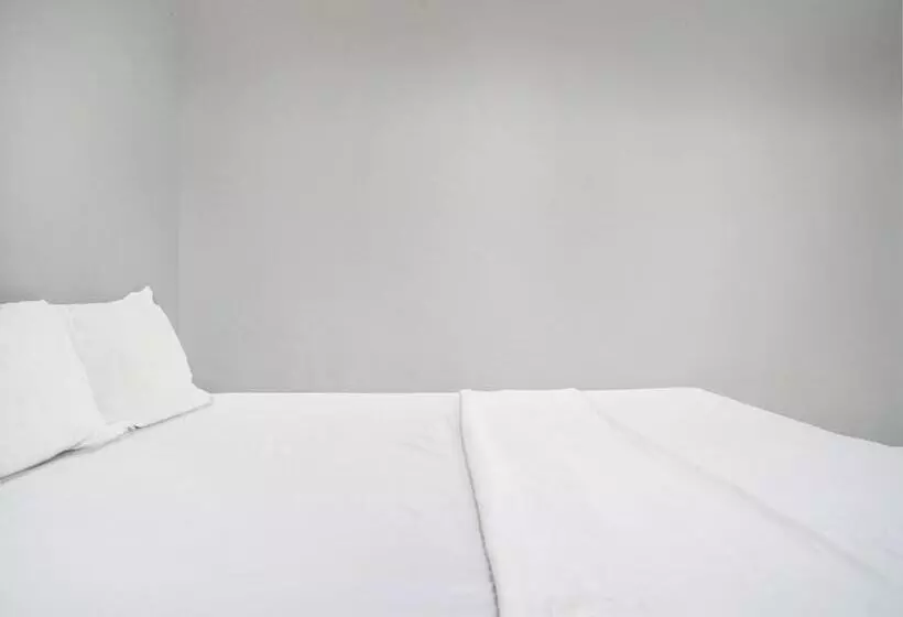 Hotelli Spot On 92856 Home Stay Syariah Aom Kusman