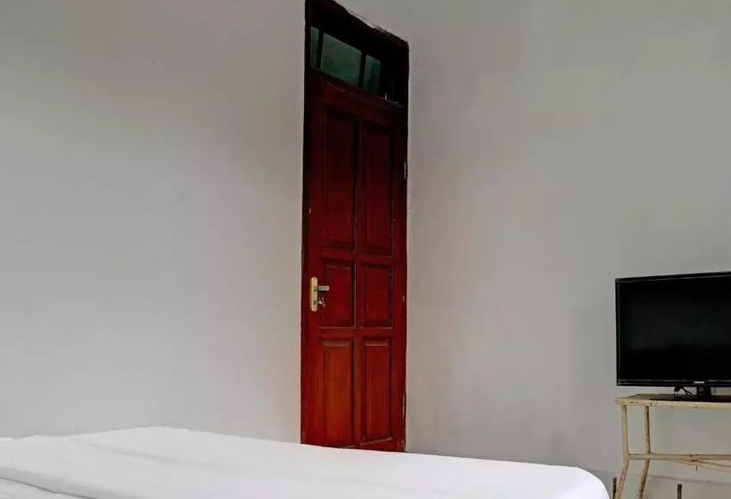 Hotelli Spot On 92856 Home Stay Syariah Aom Kusman