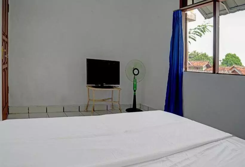 Hotelli Spot On 92856 Home Stay Syariah Aom Kusman