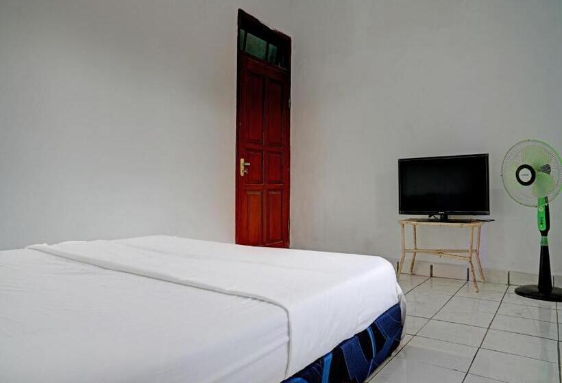 בית מלון כפרי Spot On 92856 Home Stay Syariah Aom Kusman