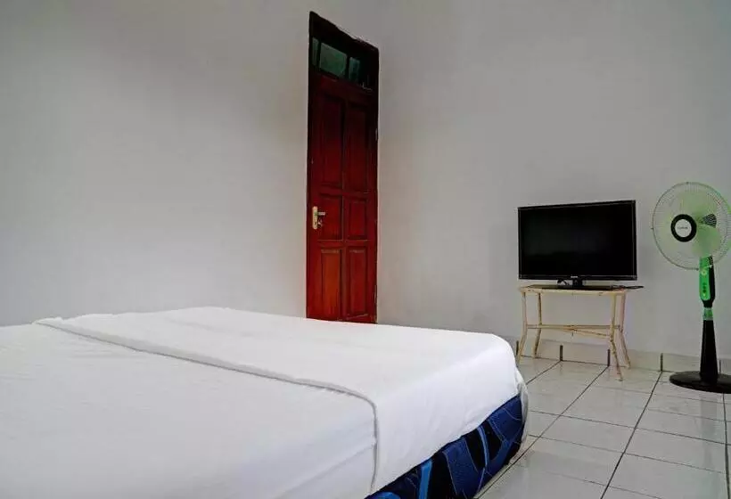 Hotelli Spot On 92856 Home Stay Syariah Aom Kusman