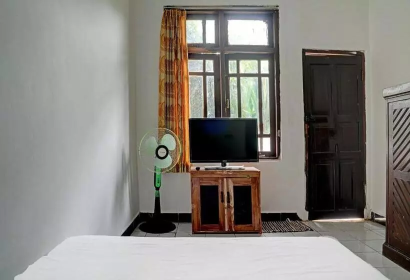 Hotelli Spot On 92856 Home Stay Syariah Aom Kusman