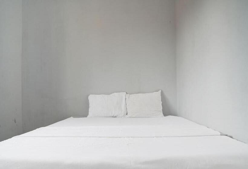 בית מלון כפרי Spot On 92856 Home Stay Syariah Aom Kusman