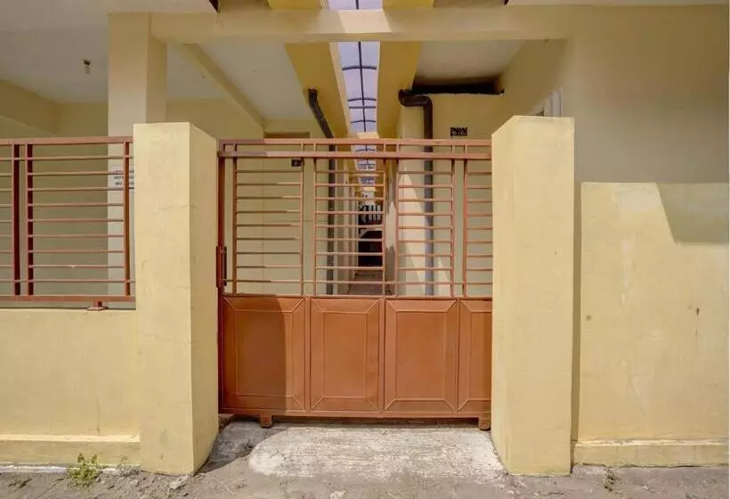 Hotelli Spot On 92902 Sunyoto Homestay Syariah