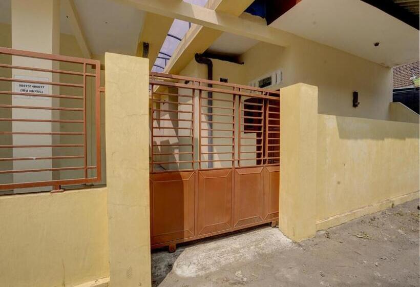 호텔 Spot On 92902 Sunyoto Homestay Syariah