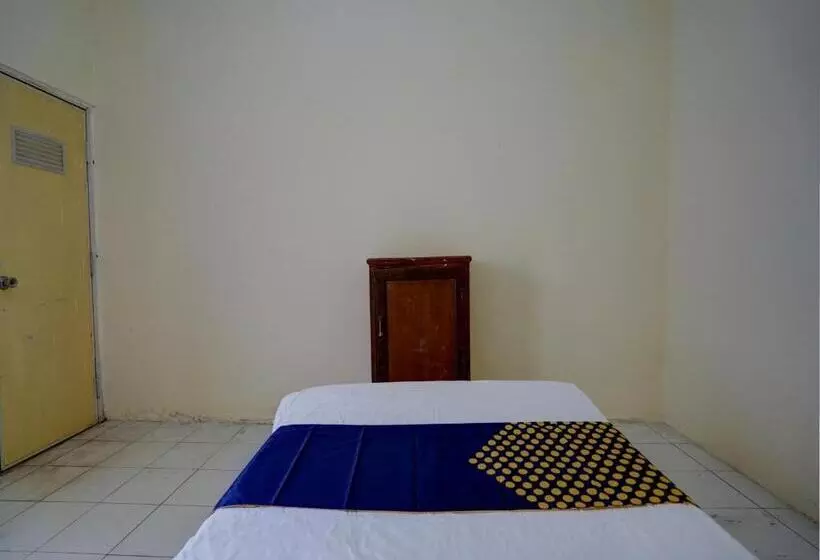 Hotelli Spot On 92902 Sunyoto Homestay Syariah