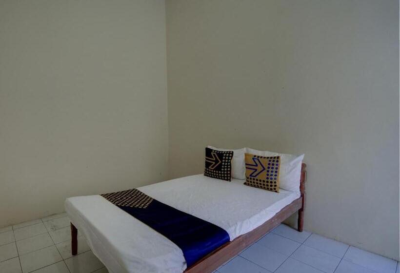 호텔 Spot On 92902 Sunyoto Homestay Syariah