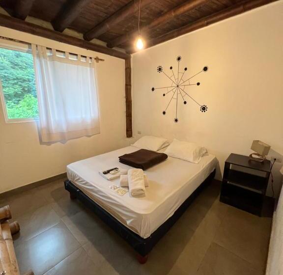 Majatalo Kiwi Montañita