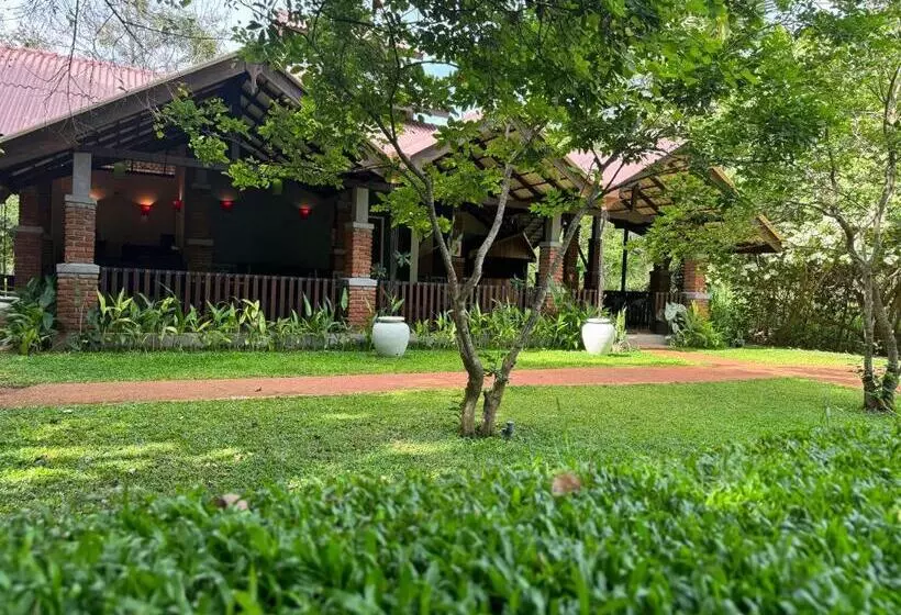 Foresta Resort Sigiriya