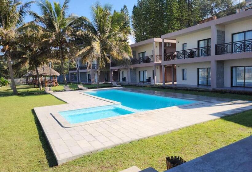 هتل Ankoba Beach Hôtel