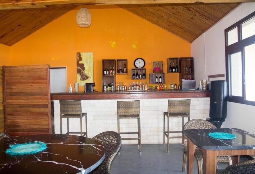 هتل Ankoba Beach Hôtel