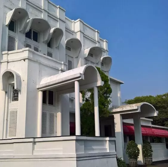 Hotel Candi Baru