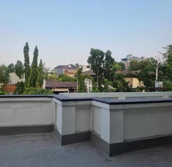 Hotel Candi Baru