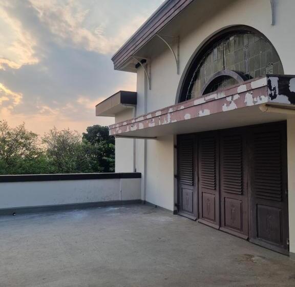 בית מלון כפרי Candi Baru