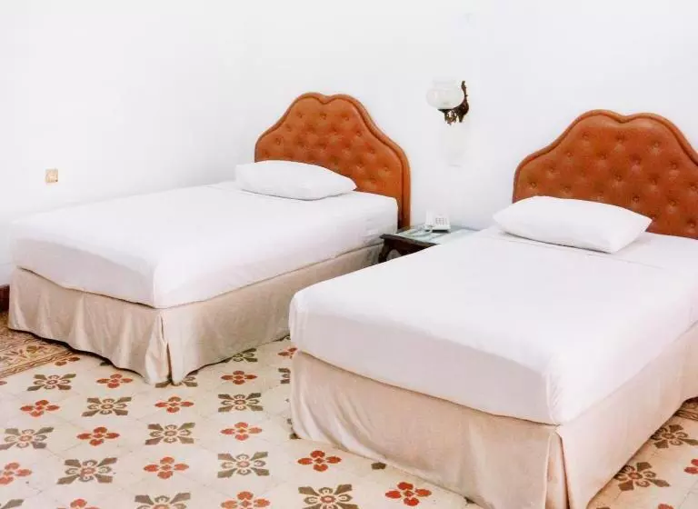 Hotel Candi Baru