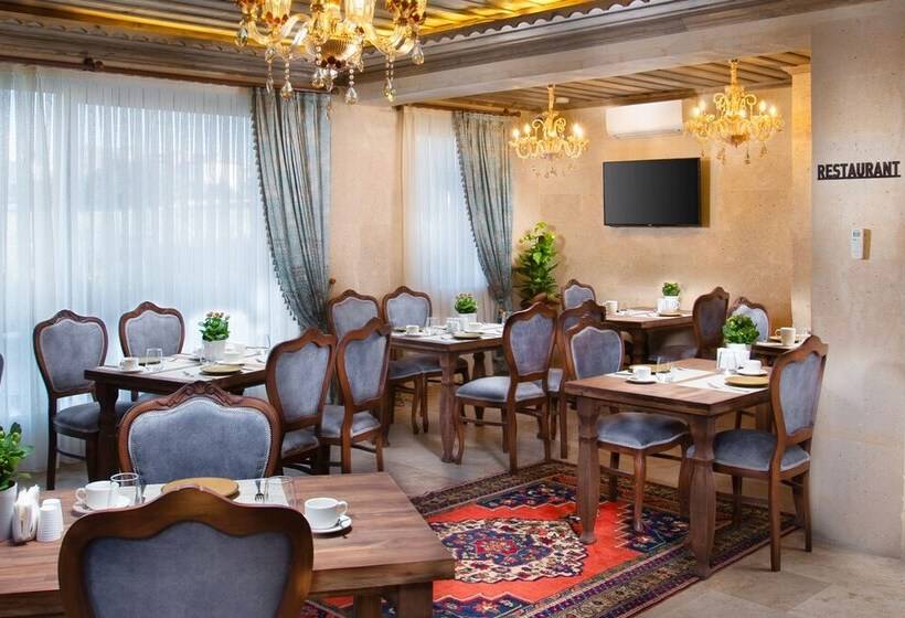 هتل Cappadocia Pyramid Stone House