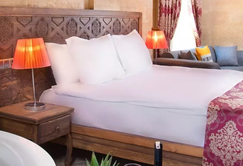 ホテル Cappadocia Pyramid Stone House