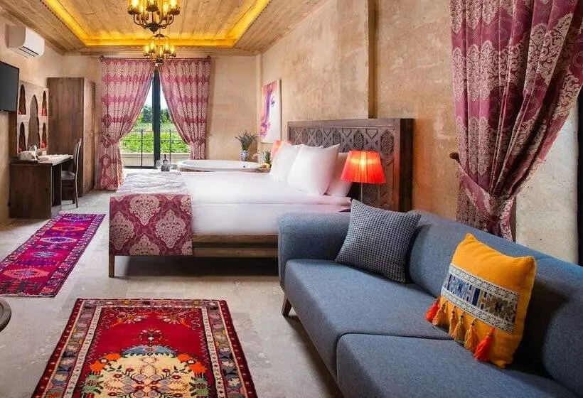ホテル Cappadocia Pyramid Stone House