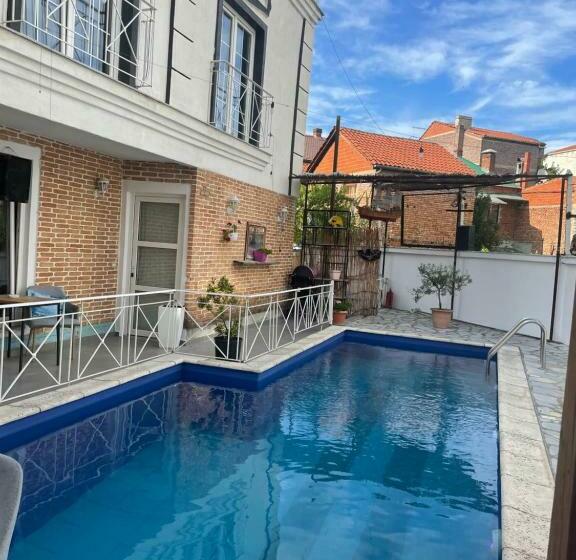 The Melbourne Hostel