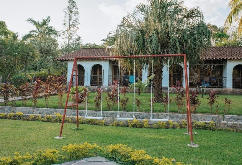 ホテル Puerto Palmeras Tarapoto Resort