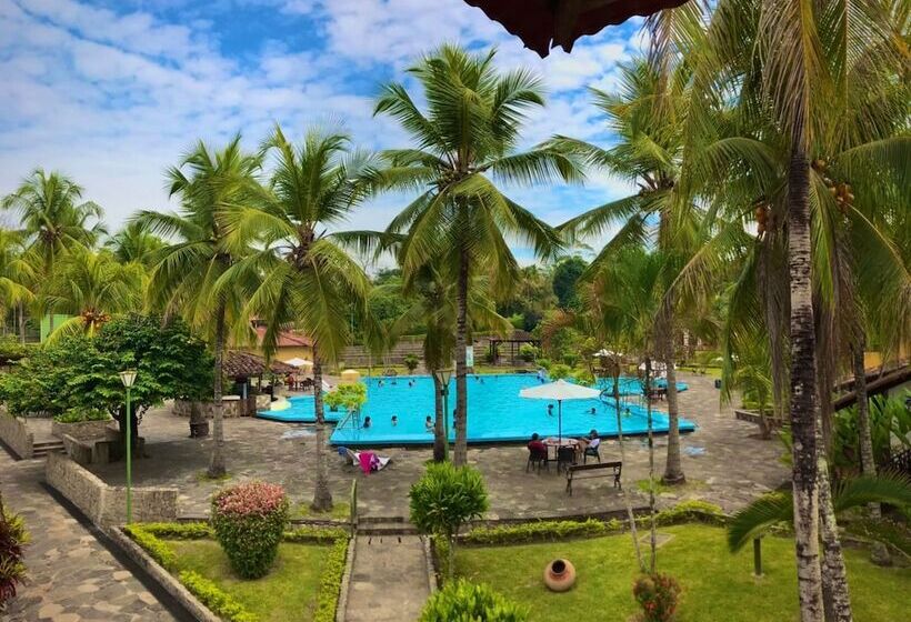 ホテル Puerto Palmeras Tarapoto Resort