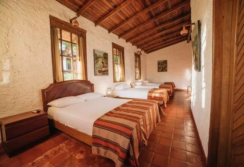 Hotelli Puerto Palmeras Tarapoto Resort