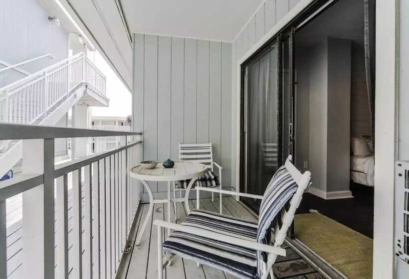 リゾートホテル Coastal Life 206   A 2nd Floor Studio With 2 Single Beds