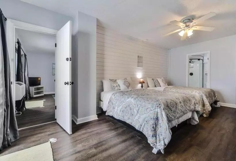 リゾートホテル Coastal Life 206   A 2nd Floor Studio With 2 Single Beds