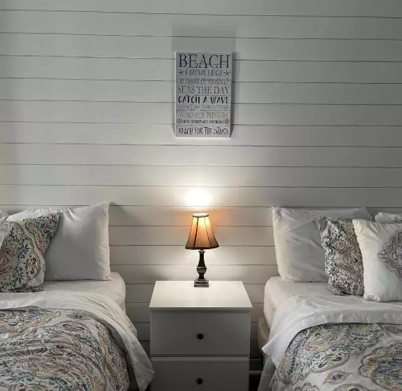 リゾートホテル Coastal Life 206   A 2nd Floor Studio With 2 Single Beds