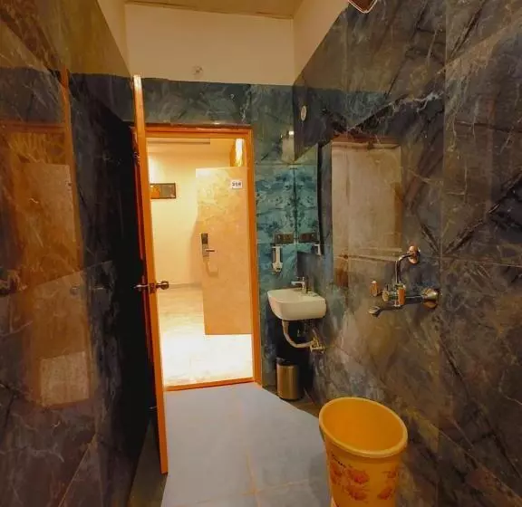 Avadh Sunshine Palace Hotel And Resort