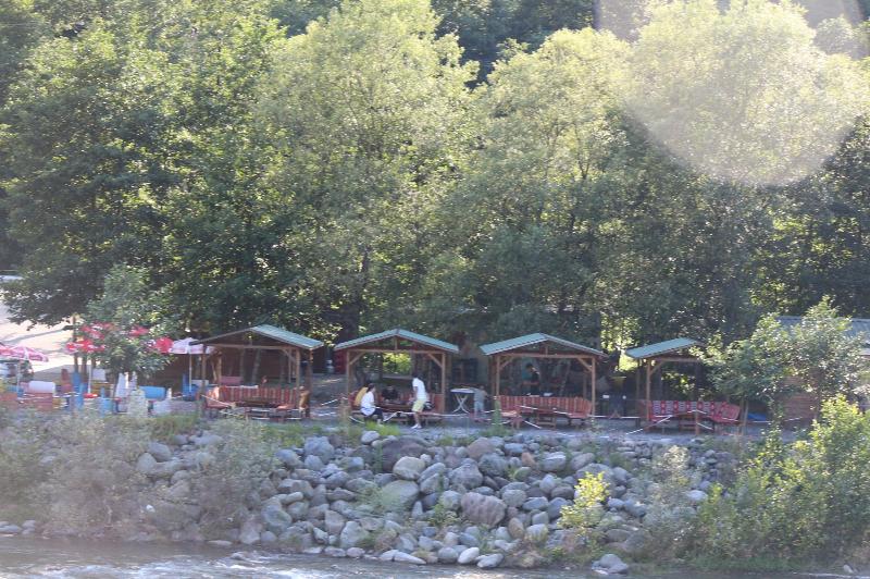 مبيت وإفطار Gurgula Bungalov