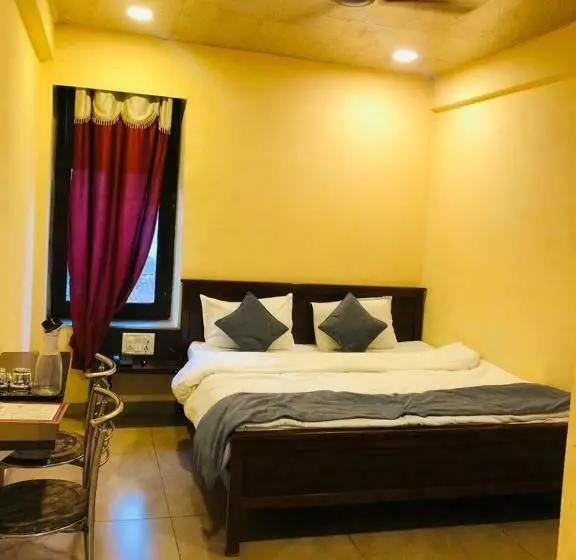 The Jh Hotel Mountabu   200 Mtrs From Nakki Lake