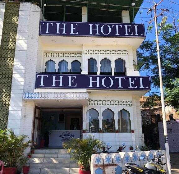 The Jh Hotel Mountabu 200 Mtrs From Nakki Lake