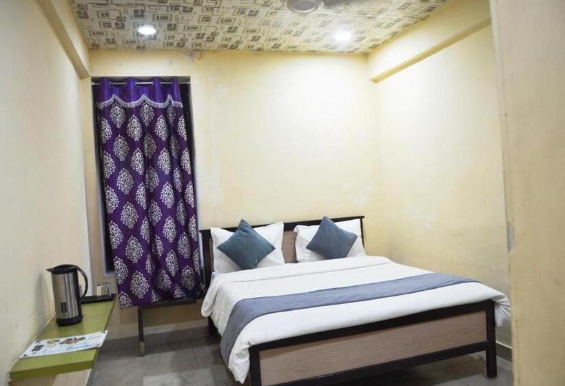 The Jh Hotel Mountabu 200 Mtrs From Nakki Lake