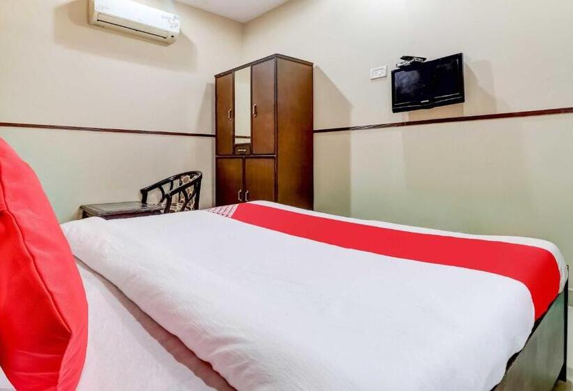 Oyo Hotel City Palace