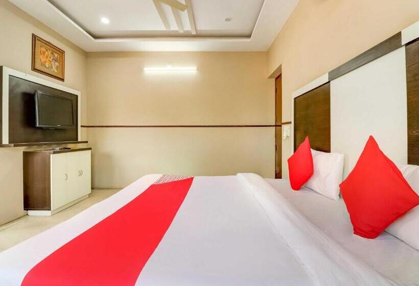 Oyo Hotel City Palace