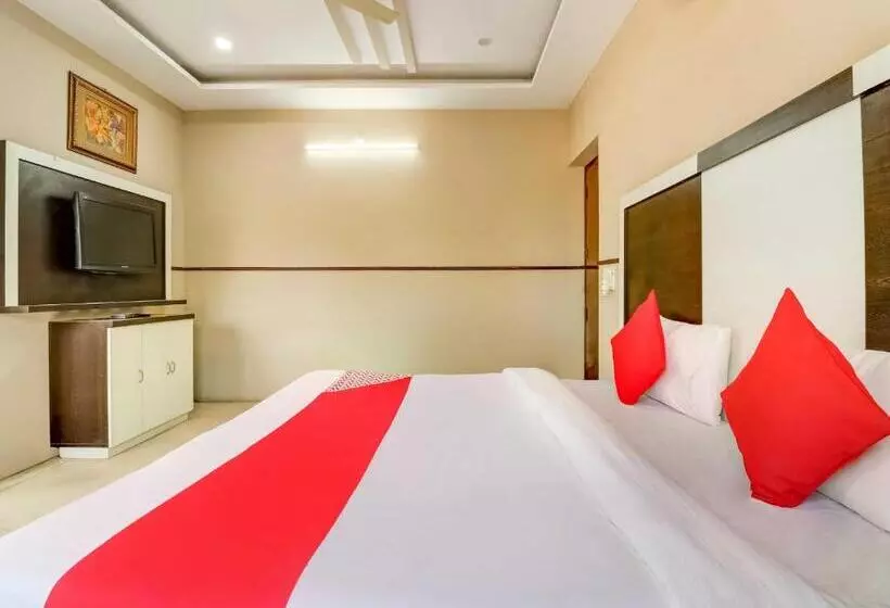 Oyo Hotel City Palace