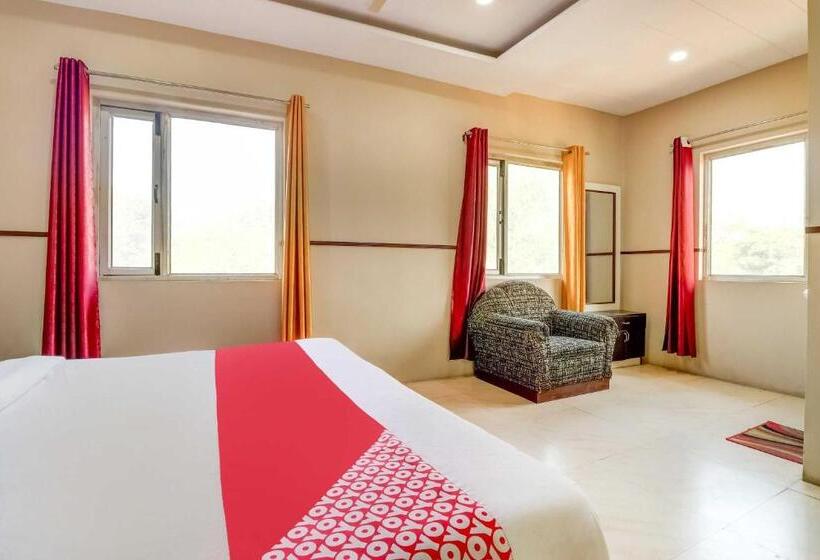 Oyo Hotel City Palace