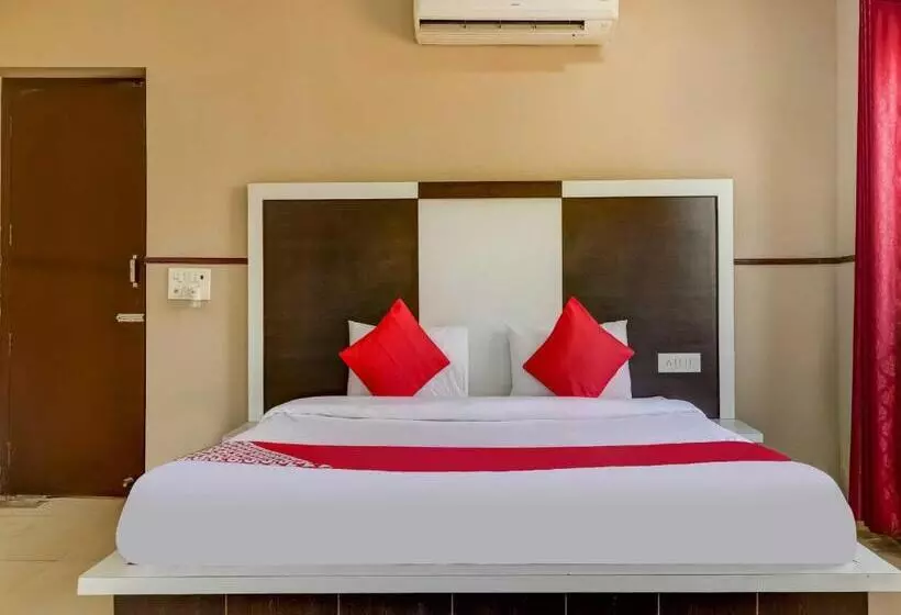 Oyo Hotel City Palace