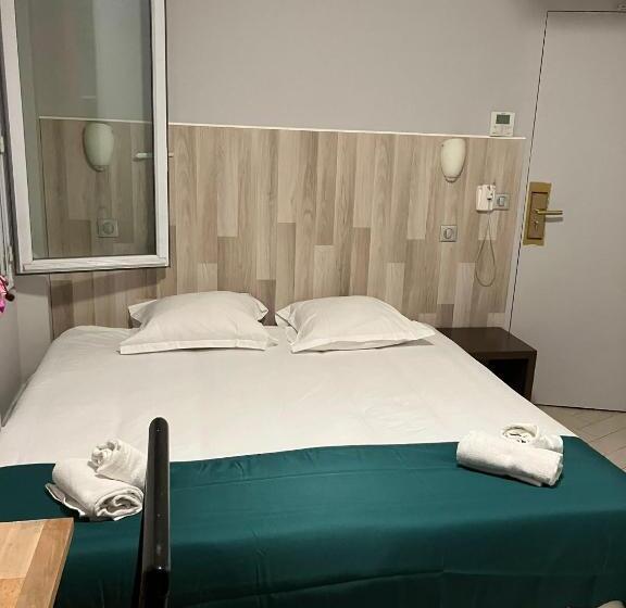 Arcotel Cannes 4 Minutes Du Palais Des Festivals New Management New Team Old Revievv