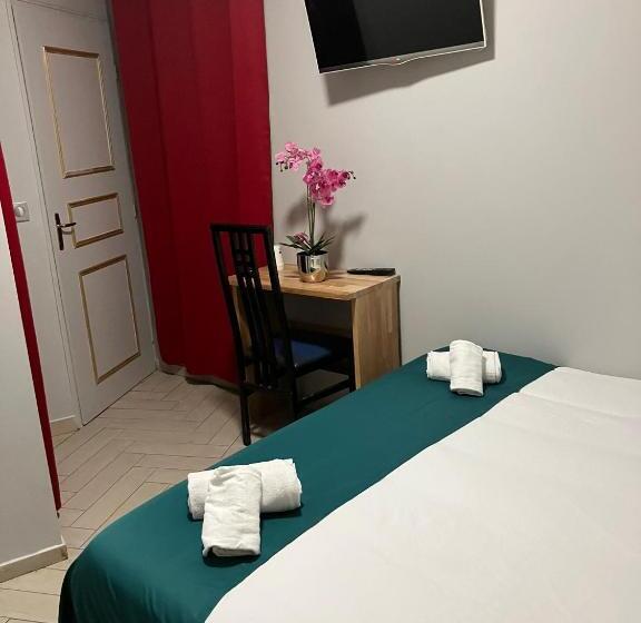 Arcotel Cannes 4 Minutes Du Palais Des Festivals New Management New Team Old Revievv