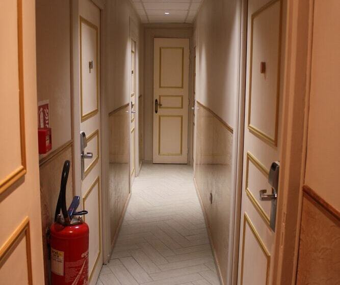 Arcotel Cannes 4 Minutes Du Palais Des Festivals New Management New Team Old Revievv