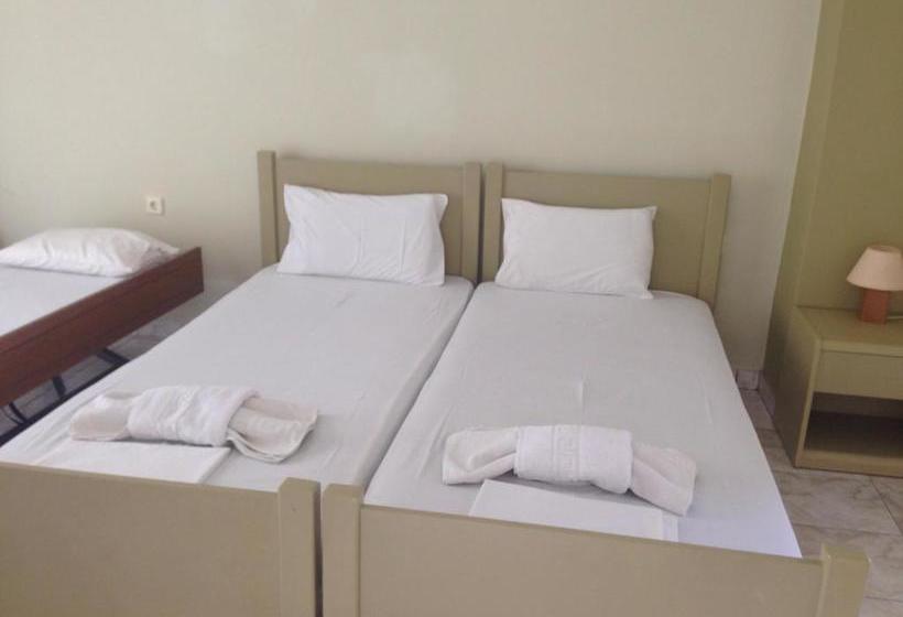 ホテル Aristi Studio Apartments