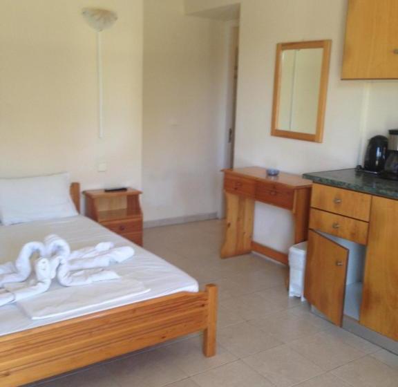 ホテル Aristi Studio Apartments