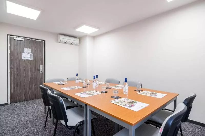 ホテル Best Western Hôtel Agen Le Passage, Agen Sud