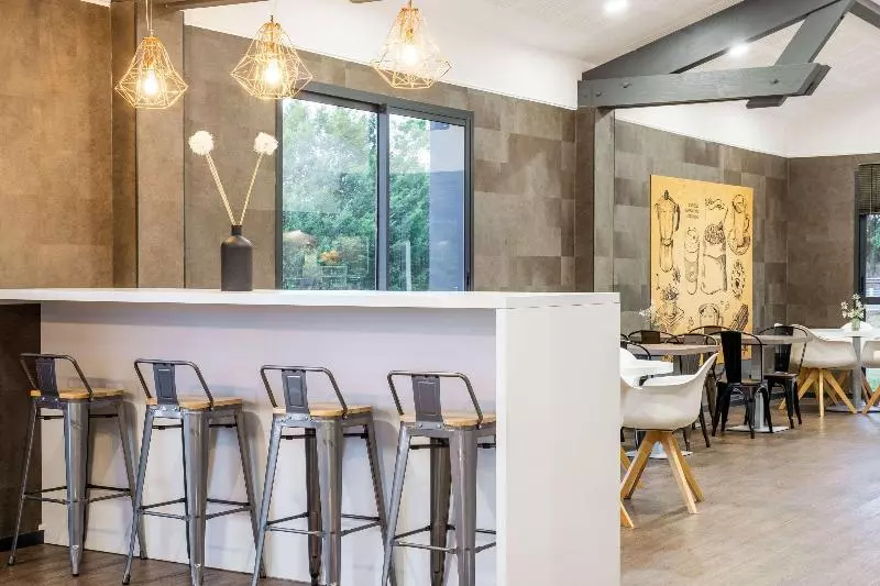 ホテル Best Western Hôtel Agen Le Passage, Agen Sud